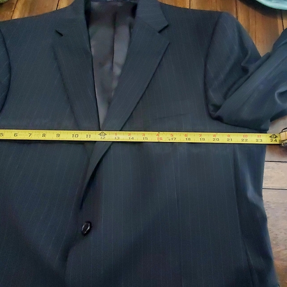 Hart Schaffner Marx Chicago Pinstripe Black Men's Suit Jacket: 44R Pants: 36 - Picture 3 of 16